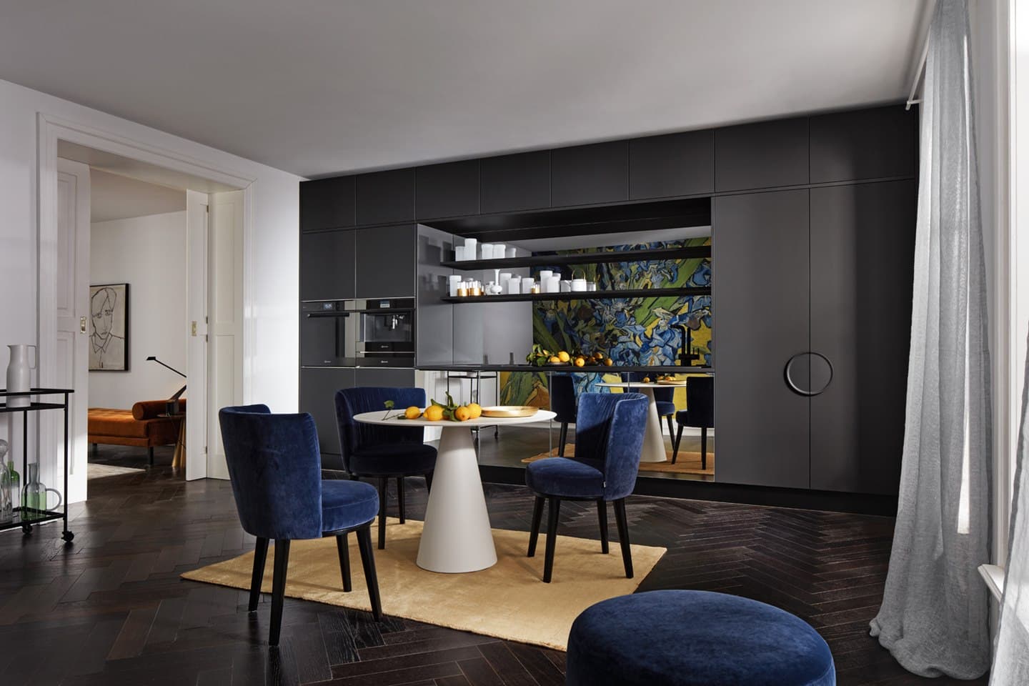 KUNSTVOLLE INSZENIERUNG