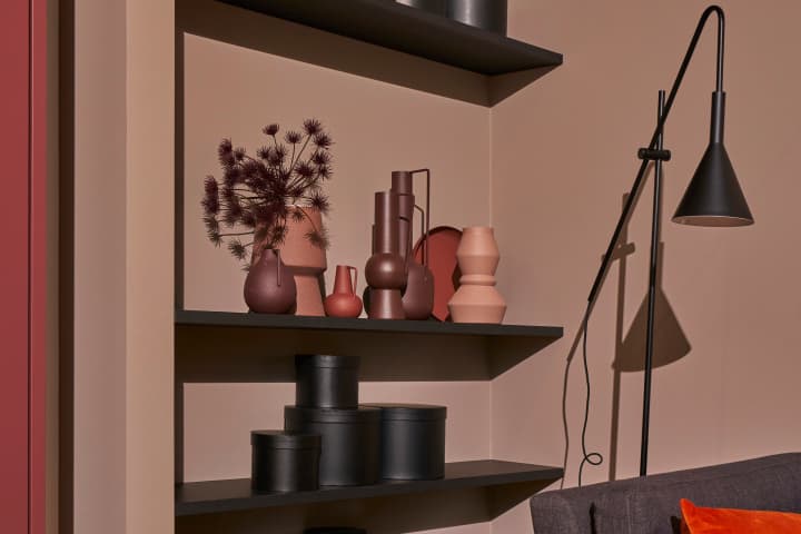 Ein farbliches Zusammenspiel aus Rot und Schwarz