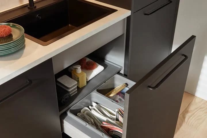 Wohnküche trifft auf Schwarz und Beton 3